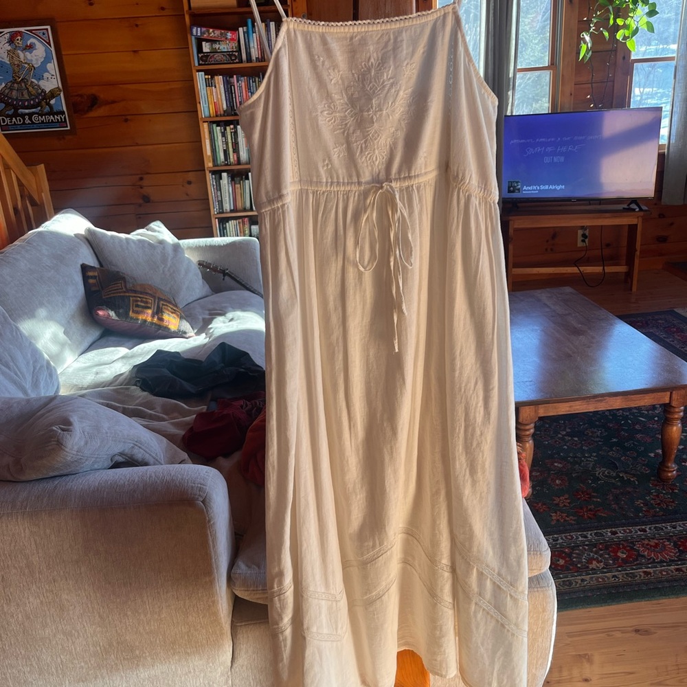 Zara Embroidered dress - Picture 4 of 5